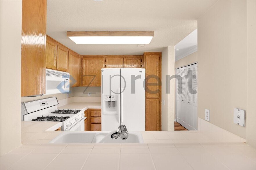 Building Photo - Unit 22