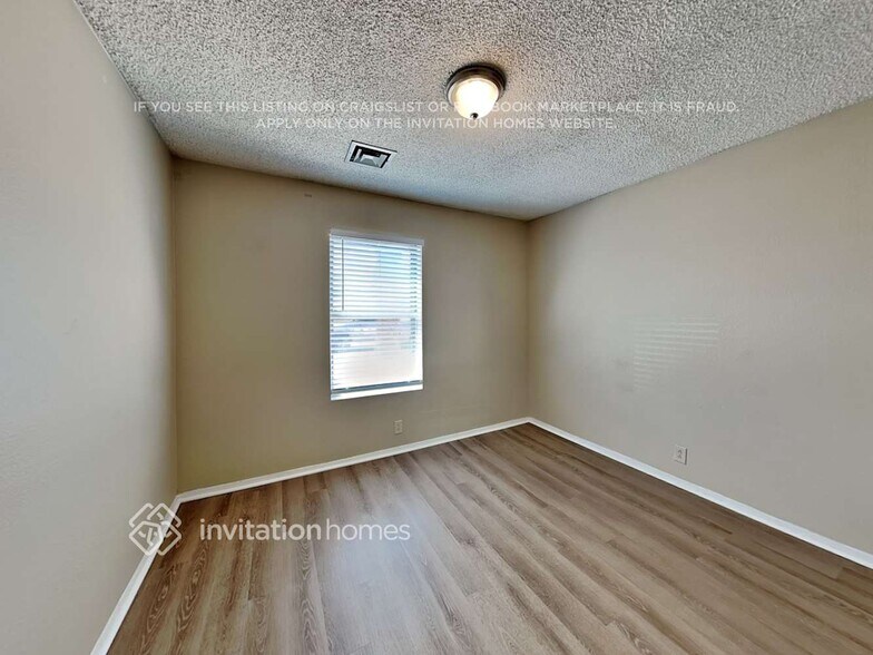 Building Photo - 8120 W Tuckey Ln