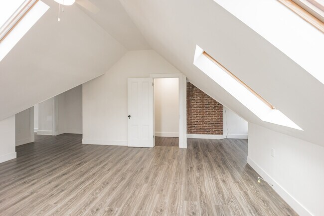 Building Photo - 62 Shrewsbury Ave