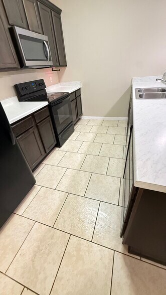 Building Photo - 4304 Ivory Ln