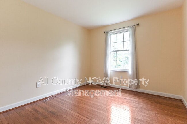 Building Photo - 7612 Indian Hills Dr