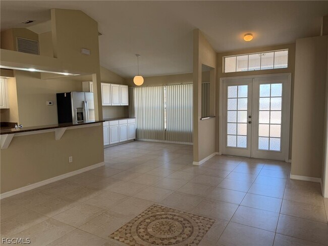 Building Photo - 414 SE 7th St