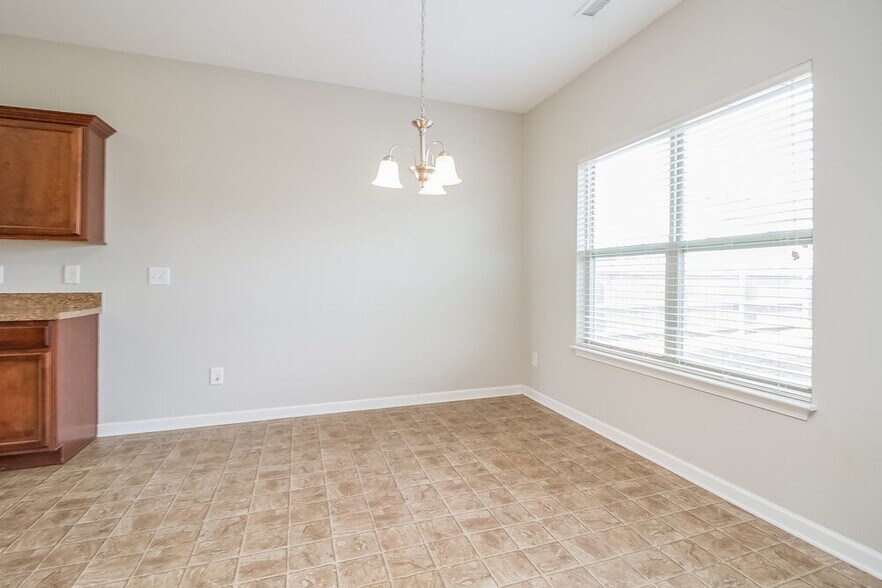 Building Photo - 2102 Longhunter Chase Dr