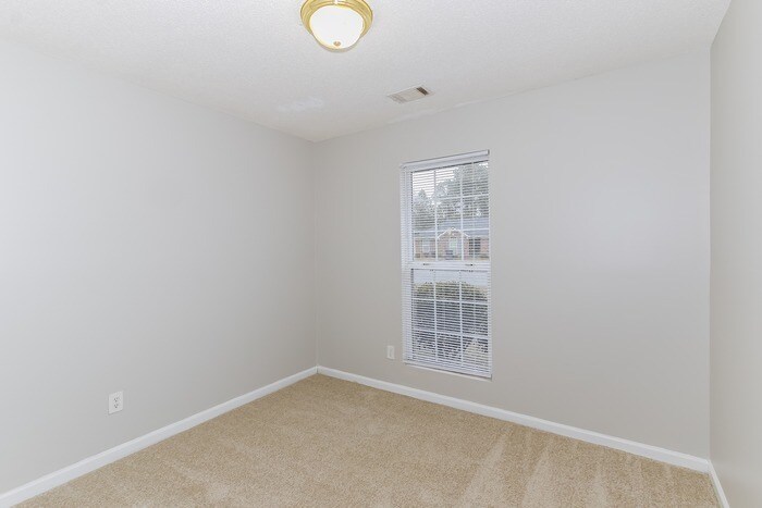 Building Photo - 3322 Sugarberry Dr