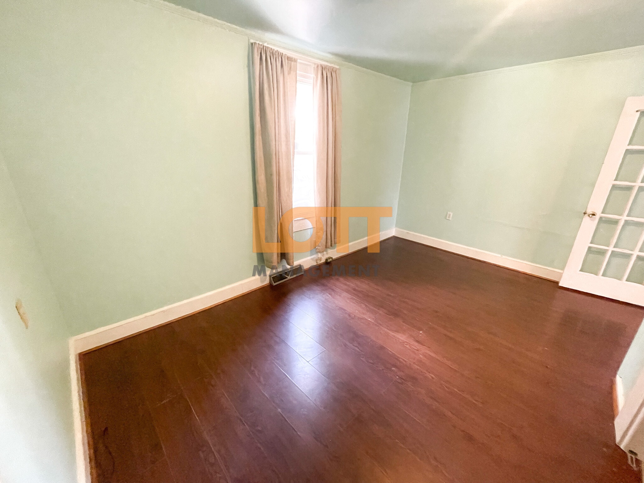 Building Photo - 294 Werts St