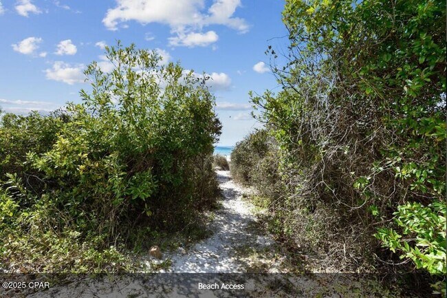 Building Photo - 204 Carol Pl