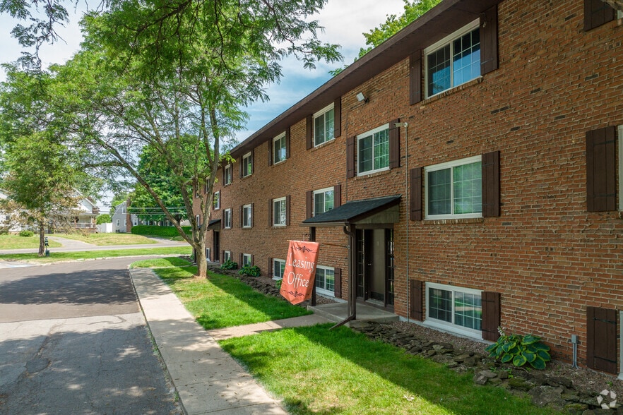 Building Photo - Residences at Covered Bridge