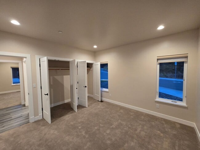 Building Photo - Senior Living Community (55+) - Built In 2...