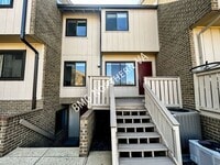 Building Photo - 2689 Glengyle Dr