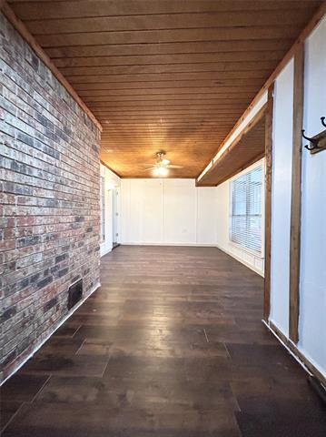 Building Photo - 6010 Fawn Valley Ln