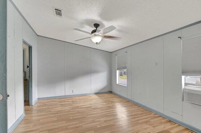 Building Photo - 11904 Anchorage Way