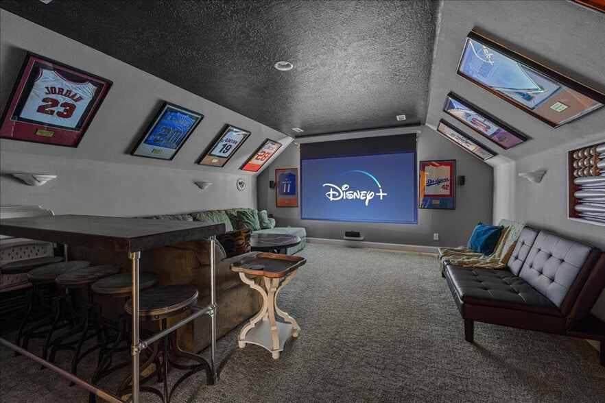 Primary Photo - 2279 S Bear Claw Way