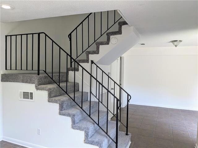Building Photo - 850 Asheville Dr