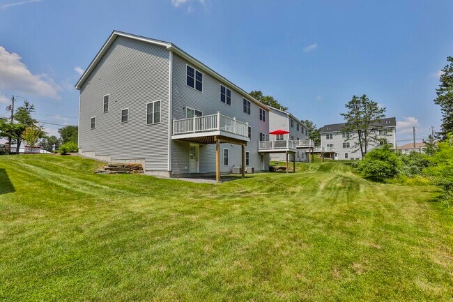 Building Photo - 7 Horizon Dr