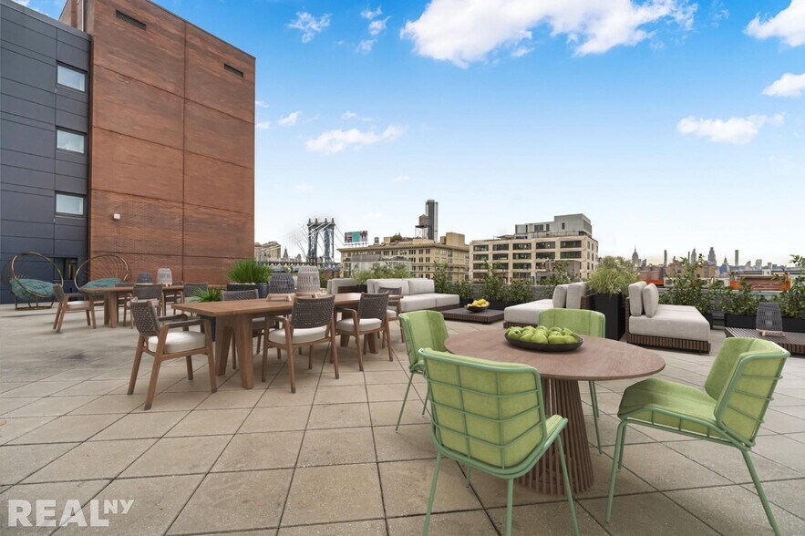 Building Photo - 181 Front St