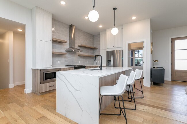 Building Photo - Luxury Breckenridge Park Home