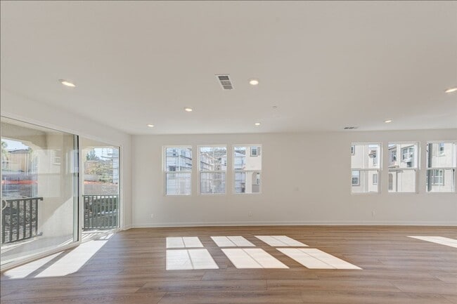 Building Photo - 1202 Mountain Laurel Rd