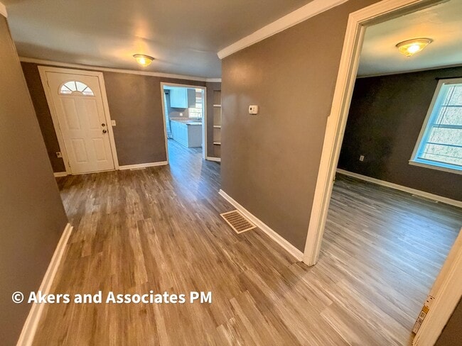 Building Photo - 104 Jackson Rd