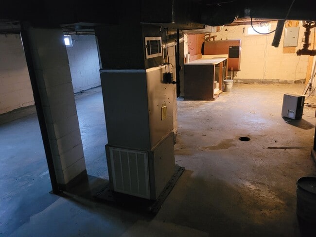 Building Photo - 1659 N Tibbs Ave