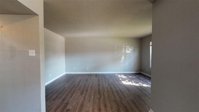 Building Photo - 3800 E 29th St