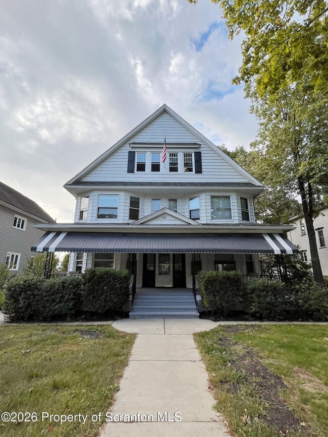 Building Photo - 1707 Monroe Ave
