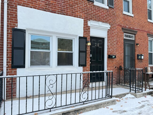 Building Photo - ACCEPTING SECTION 8 - Spacious 3 Bedroom 2 Bathroom Home in Columbia!