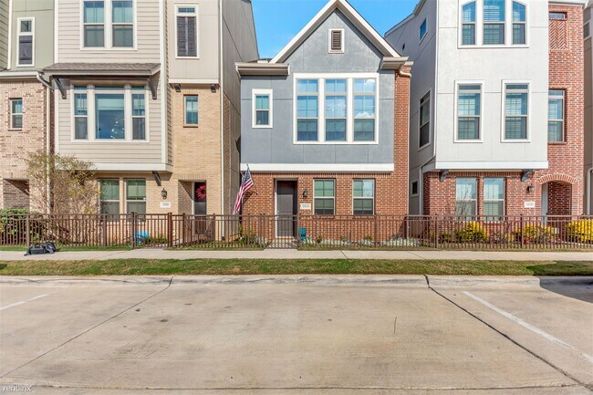 Building Photo - 2 br, 2.5 bath House - 1044 Manacor Lane