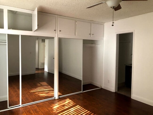 Interior Photo - Whitsett 6023