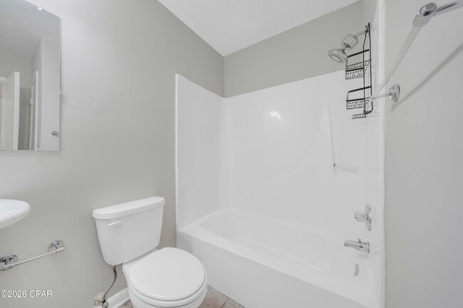 Building Photo - 7011 Lois St