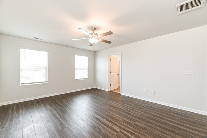 Building Photo - 116 Shire Dr