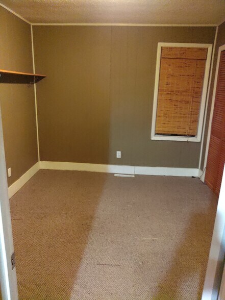 front bedroom - 203 E Cross St