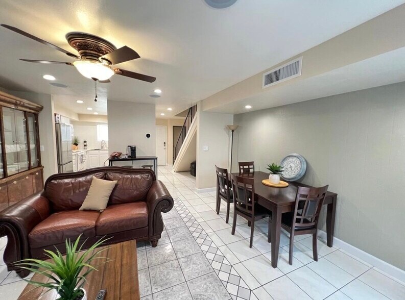 Building Photo - 7651 Reseda Blvd