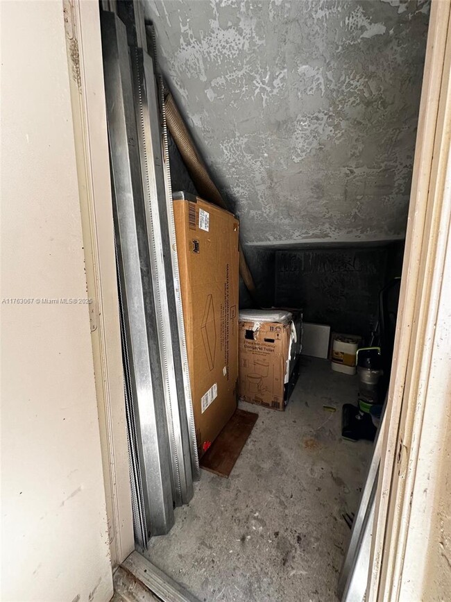 Building Photo - 16369 Malibu Dr