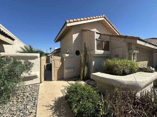 Building Photo - 4 Hermosillo Ln