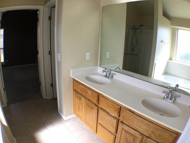 Building Photo - 18001 Montoro Way