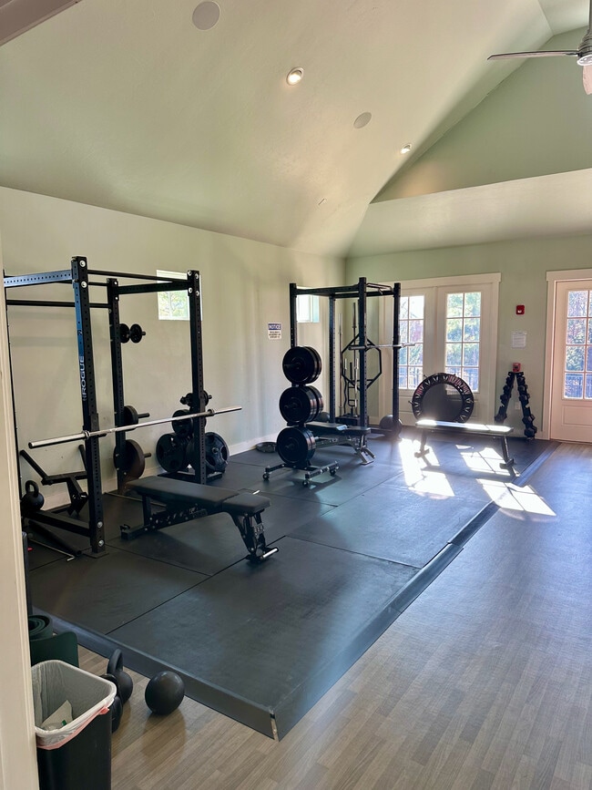 Building Photo - 1901 Plaza District Dr