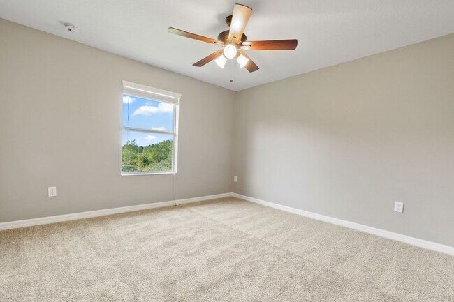 Building Photo - 4/2.5 Town Home w/ Loft and Office in Harr...