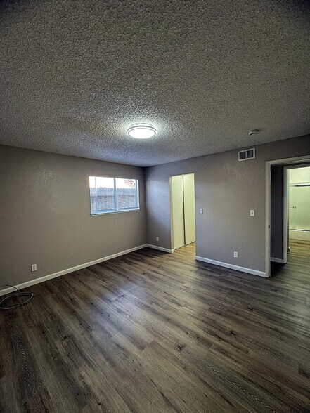 Building Photo - 118 Yorkshire Ct