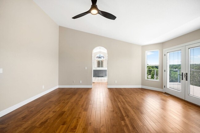 Building Photo - Luxury 6BD, 5BA Recently Remodeled Littlet...