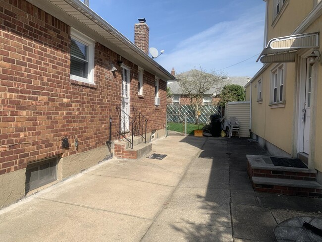 Building Photo - 22-23-2160 160th St