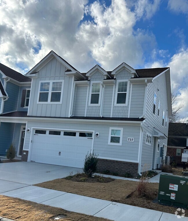 Building Photo - 727 Flatrock Ln
