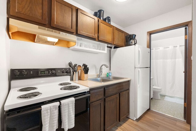 Building Photo - 2601 University Ave