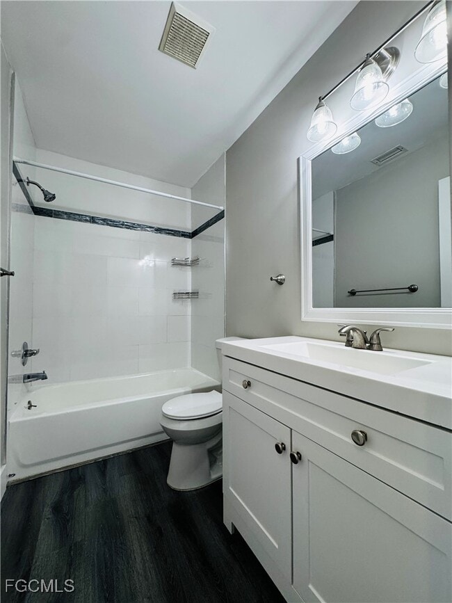 Building Photo - 4107 SE 18th Pl