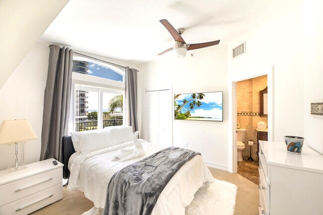 Building Photo - 247 S Ocean Blvd