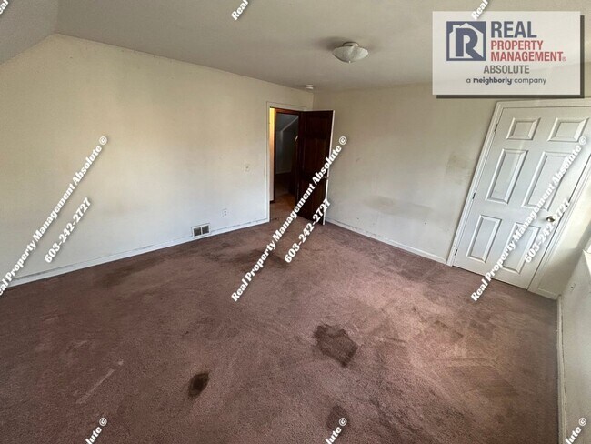 Building Photo - 3 Bedroom Single Family Home Downtown Nashua - Get $500 off first month's rent