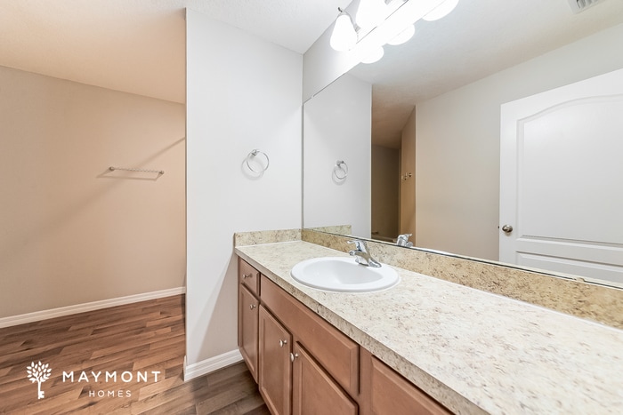 Building Photo - 674 Chatham Walk Dr