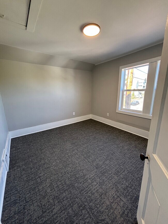 Building Photo - 900 E Houghton Ave