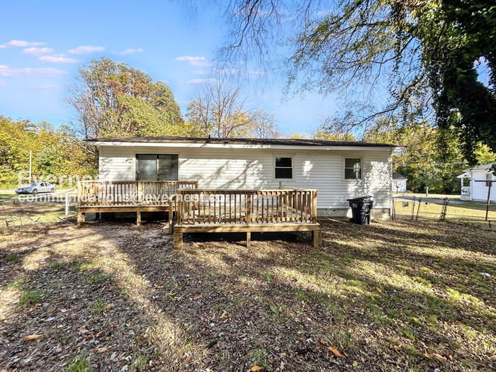 Building Photo - 203 Woodbine St