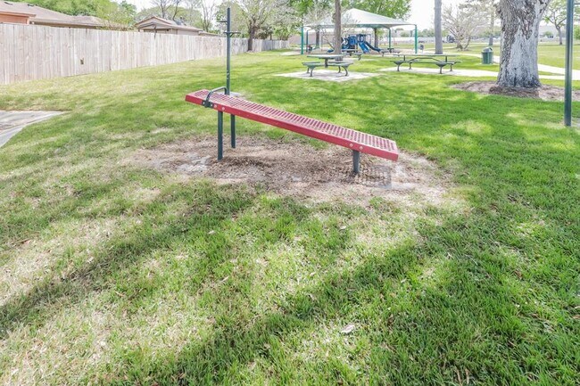 Building Photo - 14118 Sandy Point Ln