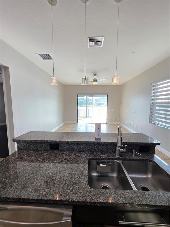 Building Photo - 10737 Willow Ridge Loop